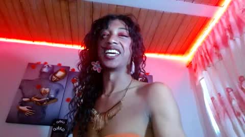 Snapshot of maidi_hot chatting on 02-28-25, 01:47 Bella Maidi online show from 02-28-25, 01:47