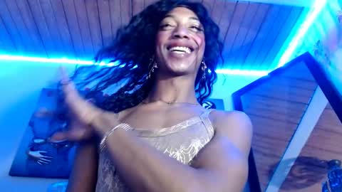 Snapshot of maidi_hot chatting on 03-12-25, 11:33 Bella Maidi online show from 03-12-25, 11:33