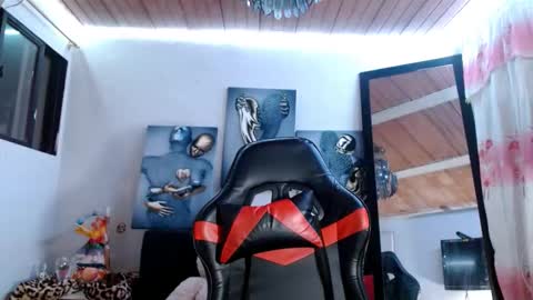 Snapshot of maidi_hot chatting on 09-13-25, 11:21 Bella Maidi online show from 09-13-25, 11:21