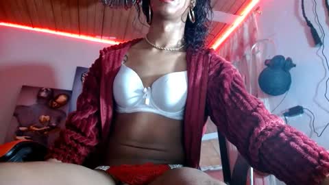 Snapshot of maidi_hot chatting on 10-02-25, 10:44 Bella Maidi online show from 10-02-25, 10:44