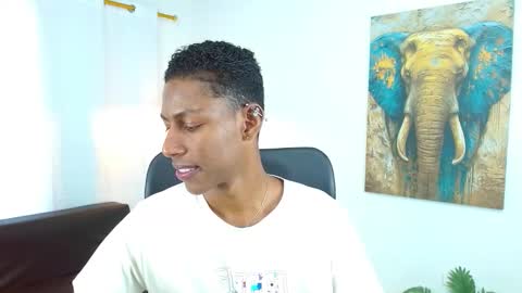 Snapshot of maiki18 chatting on 12-16-25, 10:15 I am Maik online show from 12-16-25, 10:15