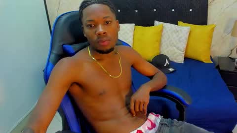 Snapshot of maikol_monstercock chatting on 11-05-25, 02:22 M A I K O L -- M O N S T E R C O C L online show from 11-05-25, 02:22