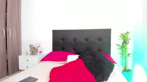 Mailyn online show from 12-27-24, 12:34