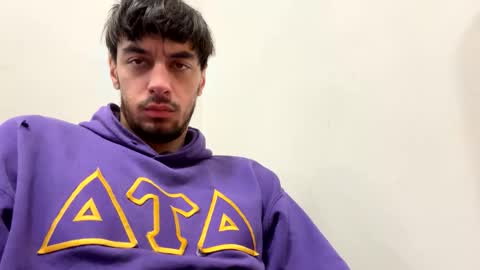 mainecollegeboy online show from 10-28-25, 04:09