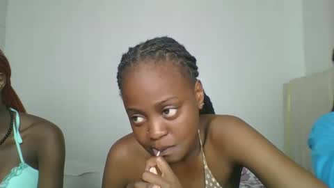 Snapshot of maira_luv1 chatting on 12-13-25, 10:15 maira luv1 online show from 12-13-25, 10:15