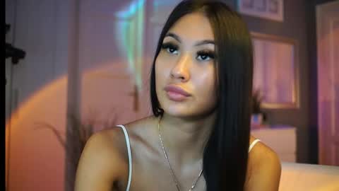 Snapshot of maistream chatting on 09-22-25, 12:40 Mai online show from 09-22-25, 12:40