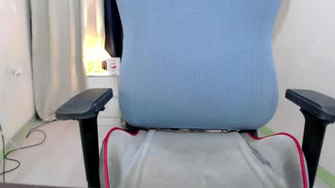 Annalyn online show from 12-19-24, 04:02