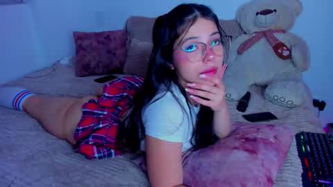 Snapshot of majo_gallego chatting on 11-25-25, 12:43 majito online show from 11-25-25, 12:43