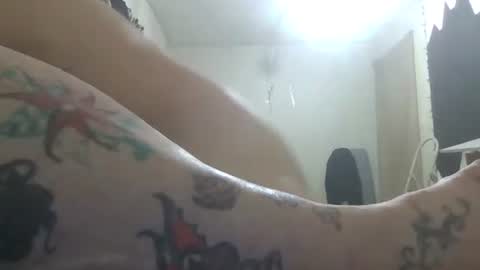 Snapshot of make_me_cum_69x chatting on 10-31-25, 11:11 make_me_cum_69x online show from 10-31-25, 11:11