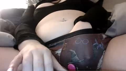 Snapshot of makemewatch chatting on 10-02-25, 09:33 makemewatch online show from 10-02-25, 09:33