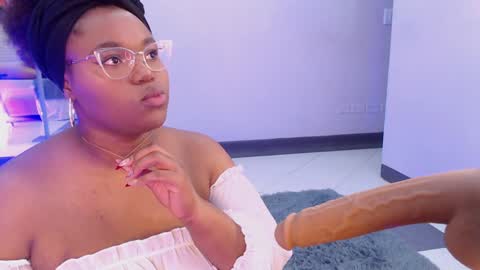 makena online show from 01-30-25, 03:22