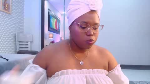 makena online show from 02-12-25, 03:07