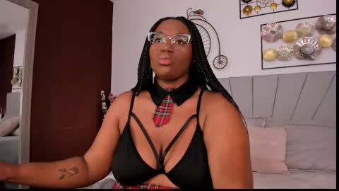 makena online show from 10-17-25, 03:42