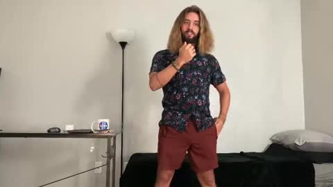 Snapshot of makingmoans chatting on 11-15-25, 03:52 Mack Makingmoans Twitter online show from 11-15-25, 03:52