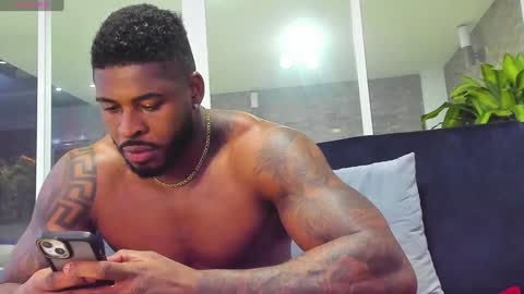 Snapshot of makonneen chatting on 12-15-24, 05:34 Makonnen online show from 12-15-24, 05:34