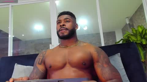 Snapshot of makonneen chatting on 12-17-24, 11:49 Makonnen online show from 12-17-24, 11:49