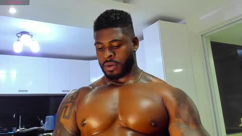 Snapshot of makonneen chatting on 12-19-24, 10:24 Makonnen online show from 12-19-24, 10:24