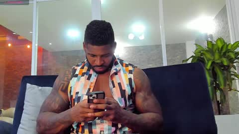 Snapshot of makonneen chatting on 12-20-24, 03:14 Makonnen online show from 12-20-24, 03:14