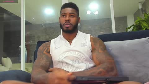 Snapshot of makonneen chatting on 12-24-24, 03:05 Makonnen online show from 12-24-24, 03:05