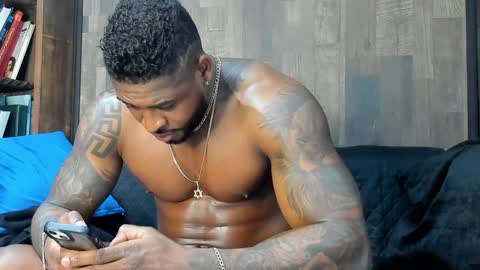 Snapshot of makonneen chatting on 01-28-25, 08:04 Makonnen online show from 01-28-25, 08:04