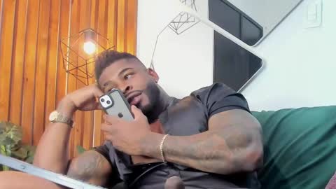 Snapshot of makonneen chatting on 02-12-25, 01:30 Makonnen online show from 02-12-25, 01:30