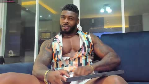 Snapshot of makonneen chatting on 02-19-25, 03:28 Makonnen online show from 02-19-25, 03:28