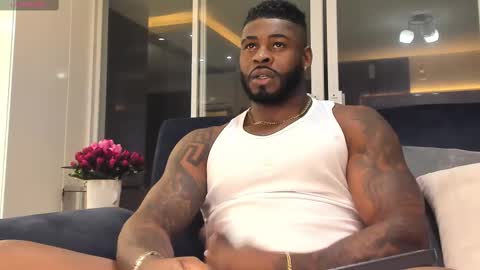 Snapshot of makonneen chatting on 03-09-25, 12:10 Makonnen online show from 03-09-25, 12:10