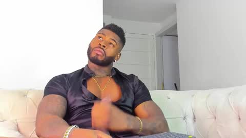 Snapshot of makonneen chatting on 10-18-25, 11:05 Makonnen online show from 10-18-25, 11:05