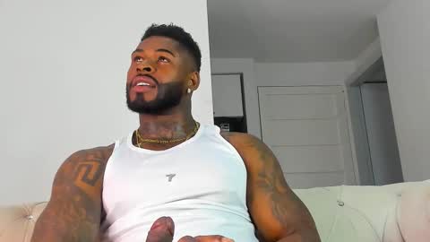 Snapshot of makonneen chatting on 10-29-25, 12:02 Makonnen online show from 10-29-25, 12:02