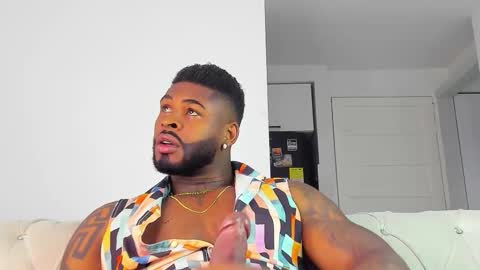 Snapshot of makonneen chatting on 10-30-25, 09:37 Makonnen online show from 10-30-25, 09:37