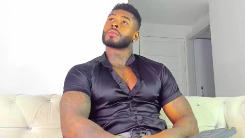 Snapshot of makonneen chatting on 11-09-25, 12:42 Makonnen online show from 11-09-25, 12:42