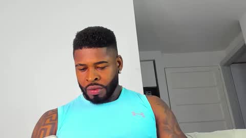 Snapshot of makonneen chatting on 11-15-25, 02:20 Makonnen online show from 11-15-25, 02:20