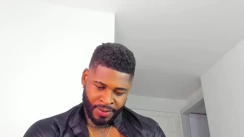 Snapshot of makonneen chatting on 11-17-25, 05:24 Makonnen online show from 11-17-25, 05:24