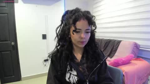 Snapshot of mal_norma chatting on 02-15-25, 11:47 Mal Norma online show from 02-15-25, 11:47