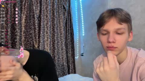 Snapshot of malcolm_yang chatting on 12-23-24, 06:58 Tom and Mark 3 online show from 12-23-24, 06:58