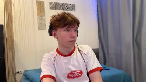 Snapshot of malcolm_yang chatting on 12-21-25, 05:42 Tom and Mark 3 online show from 12-21-25, 05:42