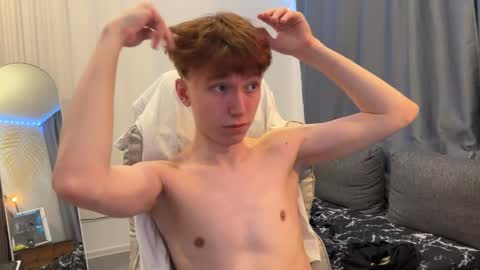 Snapshot of malcolm_yang chatting on 02-11-26, 04:50 Tom and Mark 3 online show from 02-11-26, 04:50