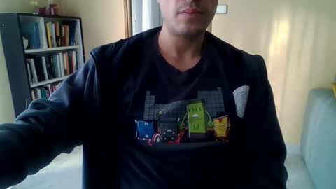 Snapshot of maleboyz chatting on 11-11-25, 08:03 Boybi online show from 11-11-25, 08:03