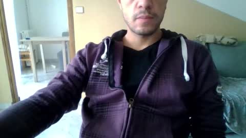 Snapshot of maleboyz chatting on 11-16-25, 08:20 Boybi online show from 11-16-25, 08:20