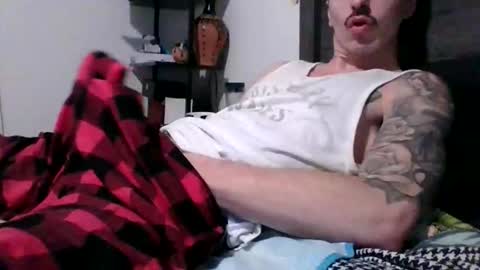 Snapshot of malemuscle11 chatting on 01-13-26, 03:17 Men online show from 01-13-26, 03:17