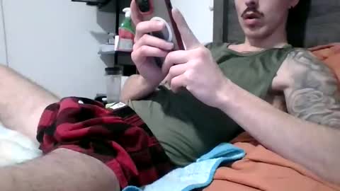 Snapshot of malemuscle11 chatting on 02-18-26, 03:08 Men online show from 02-18-26, 03:08