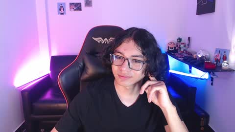 Snapshot of malik_harrison_ chatting on 12-04-24, 04:27 Malik  online show from 12-04-24, 04:27