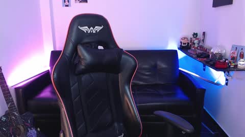 Snapshot of malik_harrison_ chatting on 12-18-24, 05:52 Malik  online show from 12-18-24, 05:52