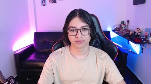 Snapshot of malik_harrison_ chatting on 12-30-24, 03:35 Malik  online show from 12-30-24, 03:35