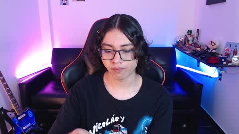 Snapshot of malik_harrison_ chatting on 01-04-25, 03:17 Malik  online show from 01-04-25, 03:17