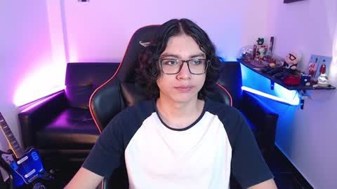 Snapshot of malik_harrison_ chatting on 01-07-25, 03:23 Malik  online show from 01-07-25, 03:23