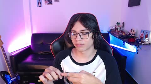 Snapshot of malik_harrison_ chatting on 01-08-25, 03:17 Malik  online show from 01-08-25, 03:17