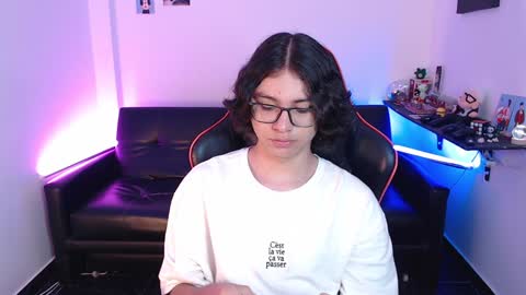 Snapshot of malik_harrison_ chatting on 01-10-25, 05:13 Malik  online show from 01-10-25, 05:13