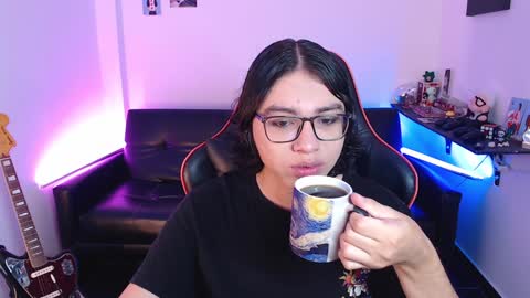 Snapshot of malik_harrison_ chatting on 01-16-25, 01:36 Malik  online show from 01-16-25, 01:36