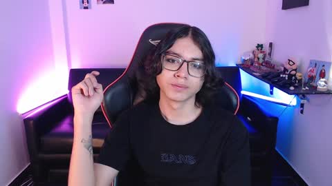 Snapshot of malik_harrison_ chatting on 01-28-25, 04:52 Malik  online show from 01-28-25, 04:52